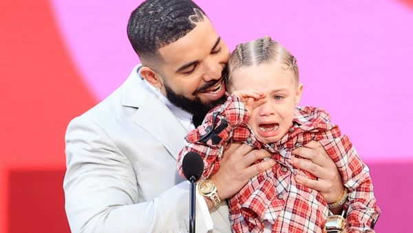 Drake și fiul său, imagini emoționante la gala Billboard Music Awards 2021