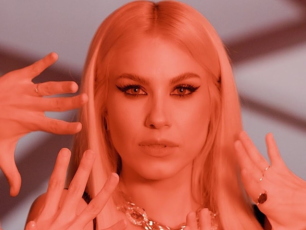 Amna și Qupra au lansat „Arde”