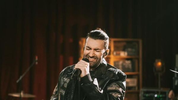 Smiley a lansat „Până la tine”, o piesă care vorbește despre dragoste pe care i-o poartă fiicei sale