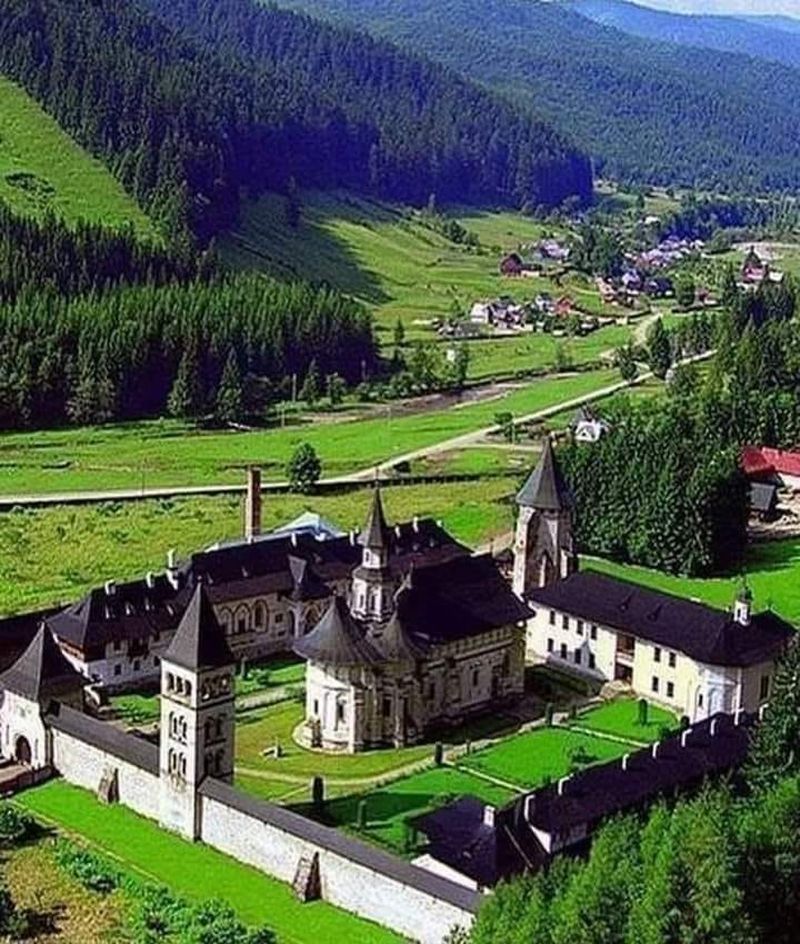 Cele mai frumoase şapte mănăstiri pe care să le vizitezi în Moldova