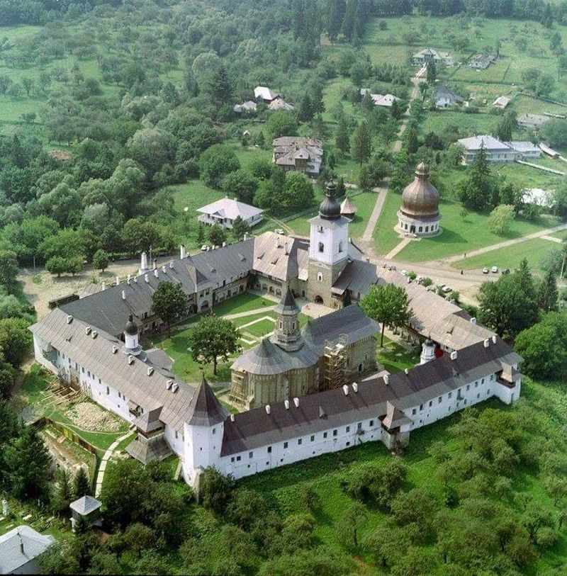 Cele mai frumoase şapte mănăstiri pe care să le vizitezi în Moldova