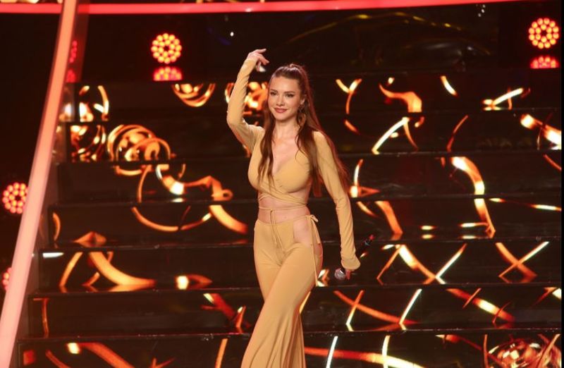 Otilia Bilionera, imagine rară! Cum arăta artista în copilărie