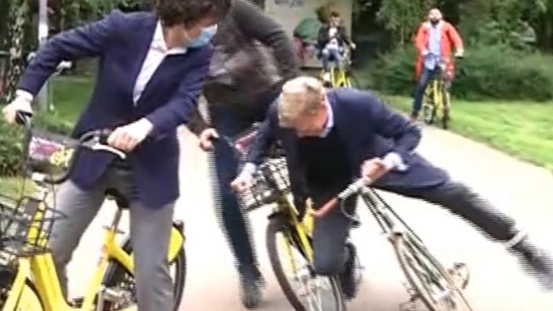 Ziua Mondială a Bicicletei! Șeful unei bănci a căzut &icirc;n văzul tuturor