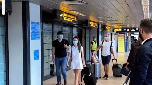 Andreea Lodba a ajuns acasă de la Survivor Rom&acirc;nia! Primele imagini de la revederea cu iubitul său