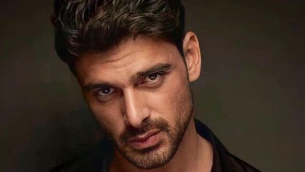 Este Michele Morrone, actorul din 365 Days, gay? Speculațiile din online l-au determinat să vorbească