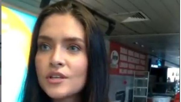 Adelina de la Survivor Rom&acirc;nia a ajuns &icirc;n Rom&acirc;nia. Primele declarații: &bdquo;Ce s-a &icirc;nt&acirc;mplat la Survivor a fost...&rdquo;