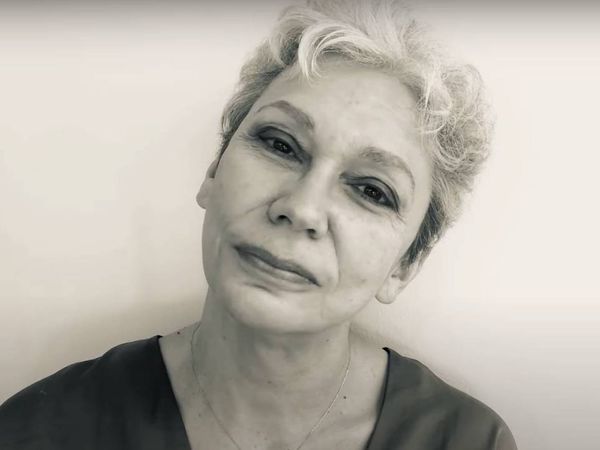 Taxi a lansat &bdquo;La păm&acirc;nt, sub mare&rdquo;