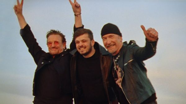 MARTIN GARRIX feat. BONO & THE EDGE - We Are The People