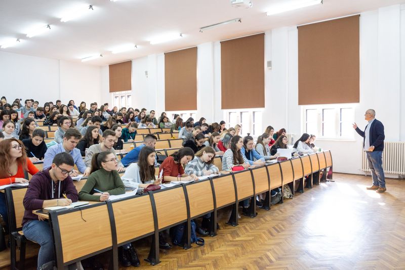 La ce facultăți din România se intră fără examen de admitere