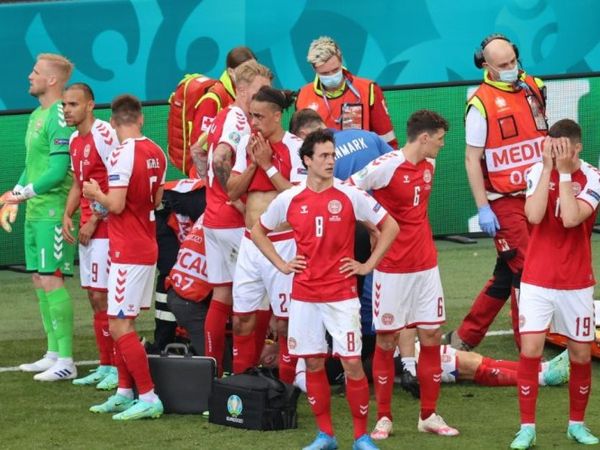 AUDIO. Scularea! Paravanul făcut de naţionala Danemarcei după ce Christian Eriksen a căzut pe teren, viral!