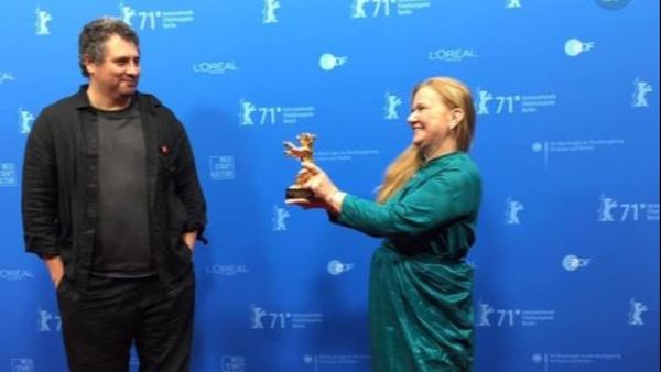 Lungmetrajul &bdquo;Babardeală cu bucluc sau porno Balamuc&rdquo; a primit trofeul Ursul de Aur la Berlin