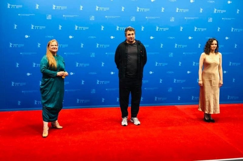 „Babardeală cu bucluc sau porno Balamuc” a primit trofeul Ursul de Aur la Berlin