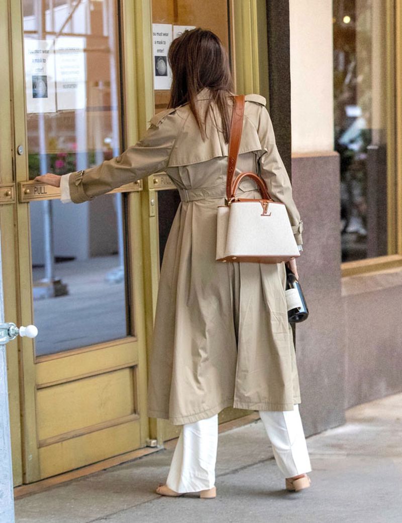 Angelina Jolie și fostul său soț, Jonny Lee Miller, s-au împăcat?! Imaginile care i-au dat de gol