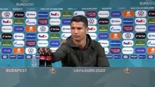 Cristian Ronaldo, gestul viral după care Coca-Cola a pierdut 4 milioane de dolari