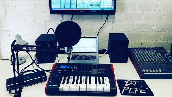 Care sunt cele mai folosite programe software prin care artiștii creează muzică