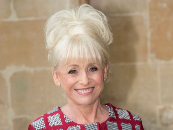 Costumul de baie purtat de actriţa Barbara Windsor &icirc;n filmul &bdquo;Carry On Camping&rdquo;, v&acirc;ndut pentru 9.500 de lire sterline