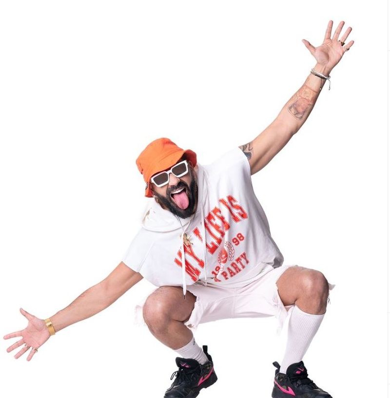 Cum și-a ales Connect-R numele de scenă?! 