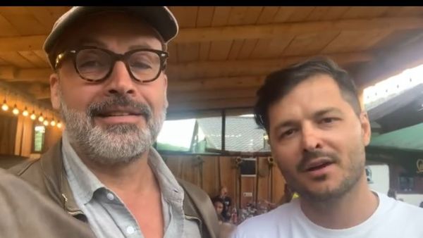 Billy Zane, actorul cunoscut din Titanic, petrecere cu lăutari pe meleaguri românești 