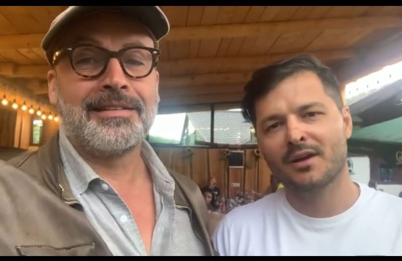 Billy Zane, actorul cunoscut din Titanic, petrecere cu lăutari pe meleaguri românești 