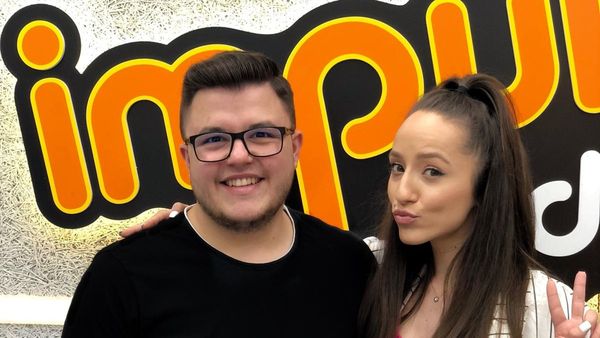 Belleamy, în premieră la Radio Impuls cu piesa „Ai ai ai”. A studiat vioara 6 ani, dar recunoaște că i-a dat bătăi de cap: „Și mie și vecinilor. Scârțâiam”