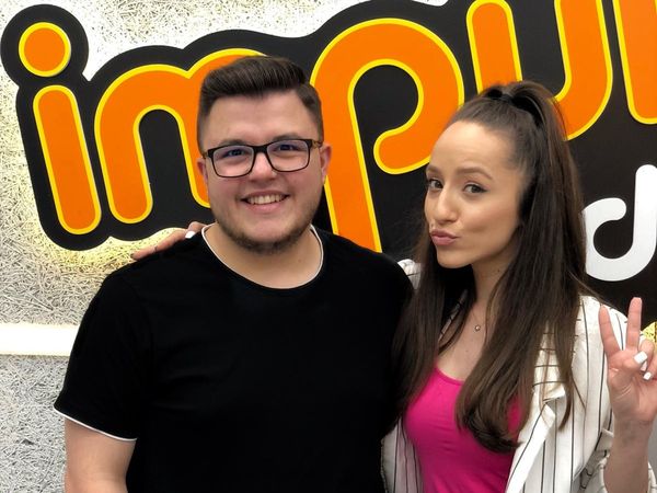 Belleamy, &icirc;n premieră la Radio Impuls cu piesa &bdquo;Ai ai ai&rdquo;. A studiat vioara 6 ani, dar recunoaște că i-a dat bătăi de cap: &bdquo;Și mie și vecinilor. Sc&acirc;rț&acirc;iam&rdquo;