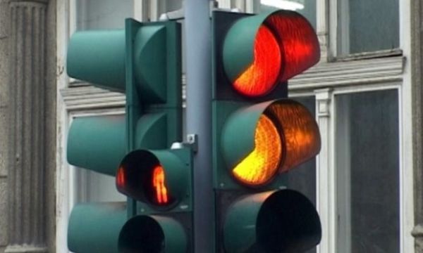 Traficul din București, dat peste cap de șobolanii care au ros cablurile semafoarelor