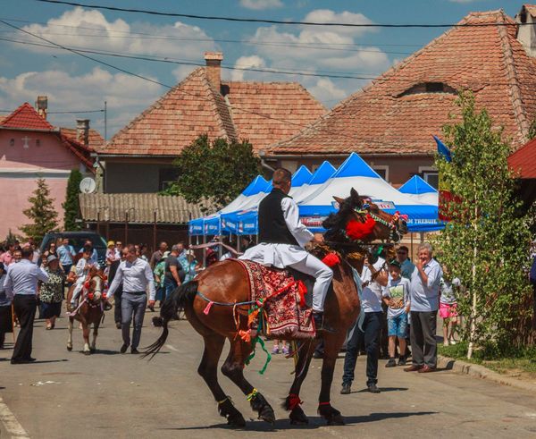 Rusaliile 2021 Tradiții și obiceiuri de Pogor&acirc;rea Duhului Sf&acirc;nt. Ce se face deosebit &icirc;n această zi