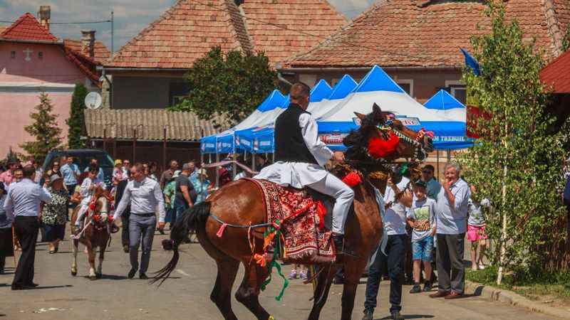 Rusaliile 2021 Tradiții și obiceiuri de Pogor&acirc;rea Duhului Sf&acirc;nt. Ce se face deosebit &icirc;n această zi
