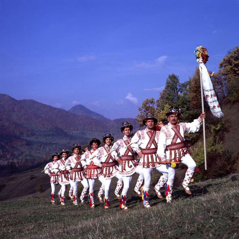 Rusaliile 2021 Tradiții și obiceiuri de Pogorârea Duhului Sfânt. Ce se face deosebit în această zi