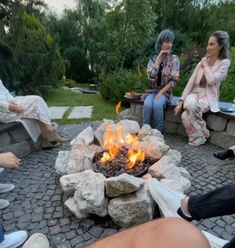 Au apărut primele imagini de la botezul fetiţei lui Smiley şi a Ginei Pistol  