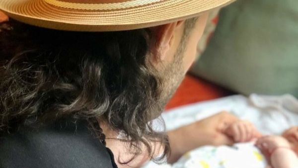 Au apărut primele imagini de la botezul fetiţei lui Smiley şi a Ginei Pistol  