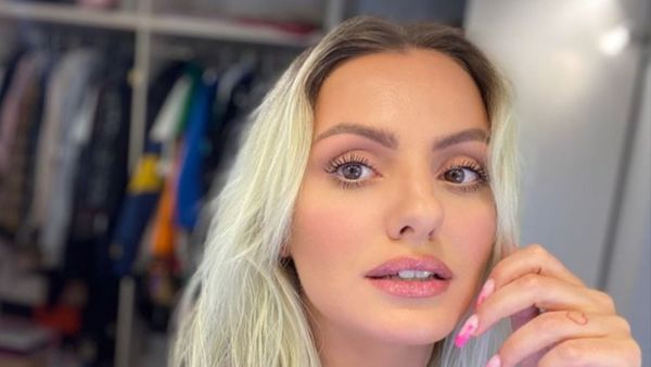 Alexandra Stan de la Survivor, schimbare de look! Fotografia a strâns peste 20.000 de aprecieri