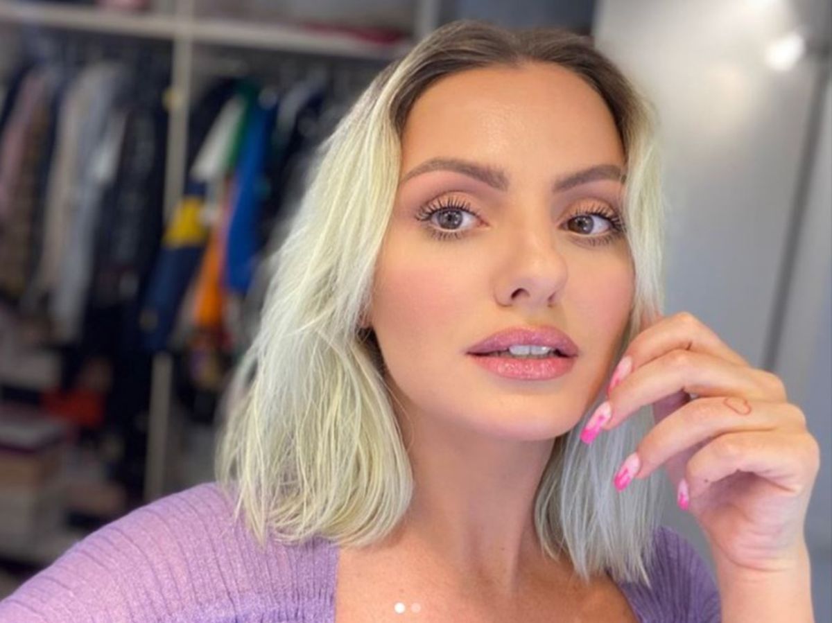 Alexandra Stan de la Survivor, schimbare de look! Fotografia a strâns peste 20.000 de aprecieri