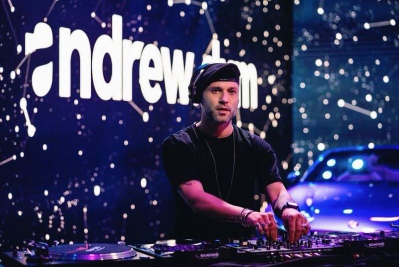 Andrew Dum și Temishan lansează Mammy Blue