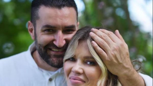 Smiley și Gina Pistol, ipostaze romantice în public! Cei doi s-au sărutat cu patos