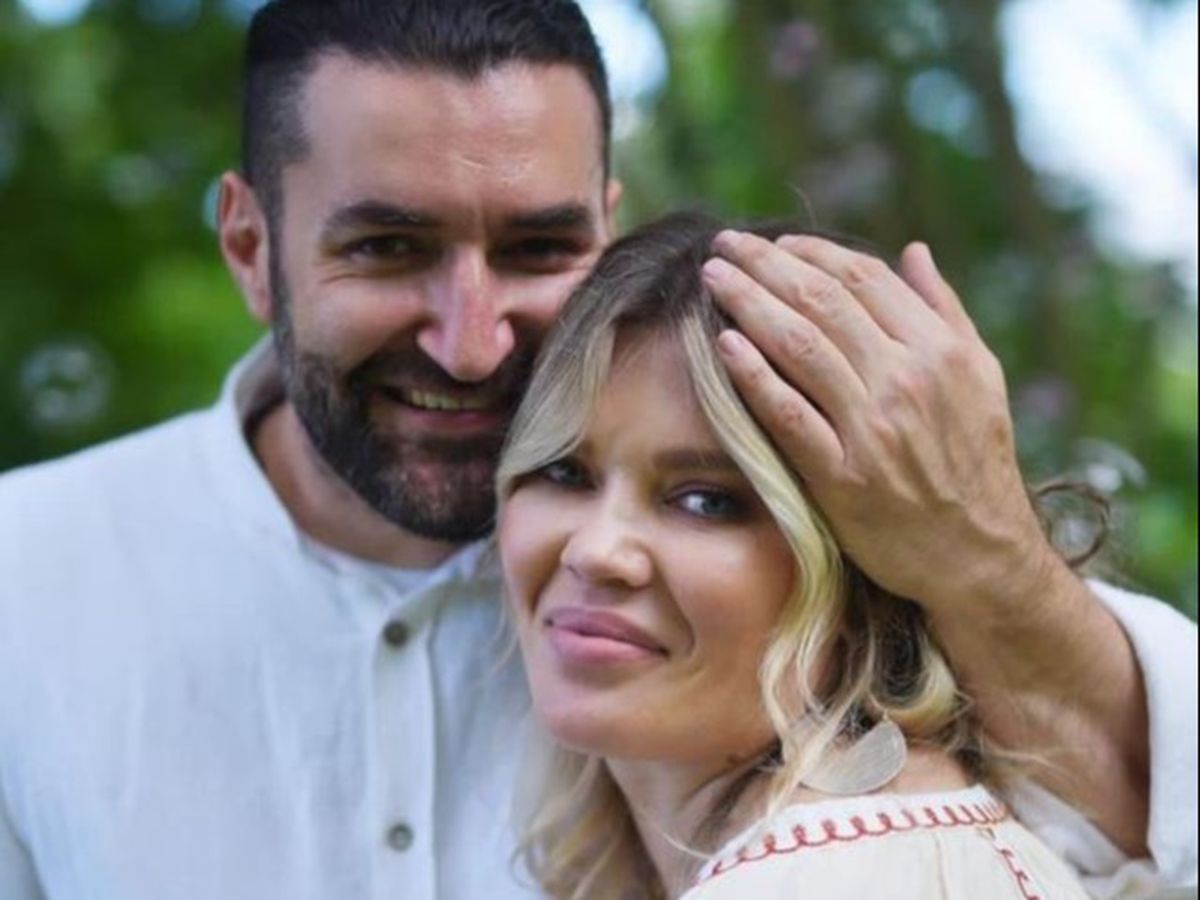 Smiley și Gina Pistol, ipostaze romantice în public! Cei doi s-au sărutat cu patos