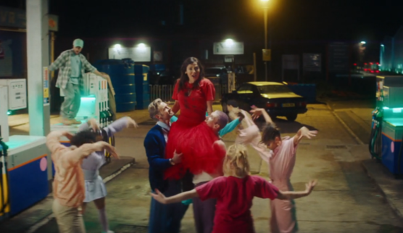 Natalie Imbruglia  a lansat „Build It Better”