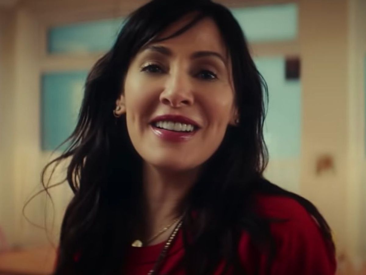 Natalie Imbruglia a lansat „Build It Better”