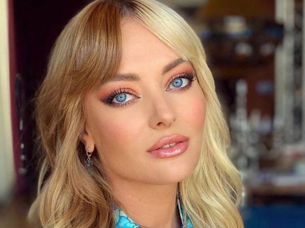 Delia, apariție HOT &icirc;ntr-o rochie mulată! Cum s-a fotografiat artista