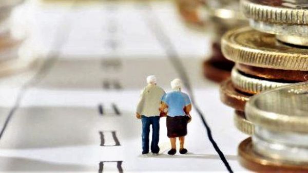 AUDIO Uzina de Dume! Pensionarii care primesc pensia pe card vor primi și un e-mail înainte