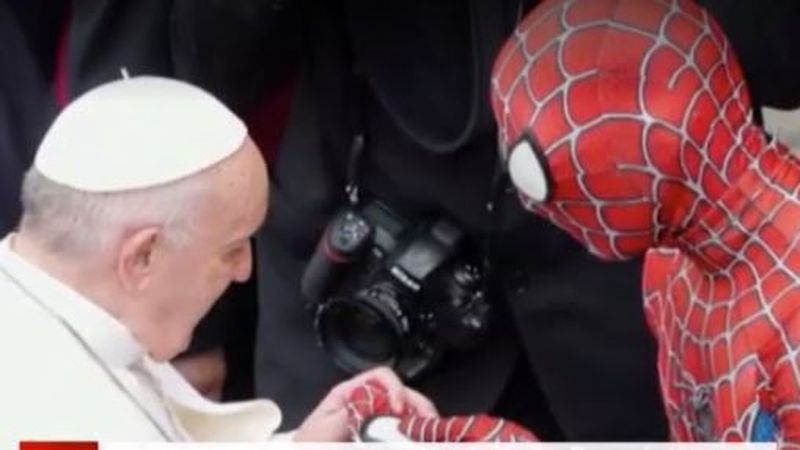 AUDIO Uzina de Dume! Spiderman, &icirc;n primul r&acirc;nd la conferința Papei Francisc de la Vatican