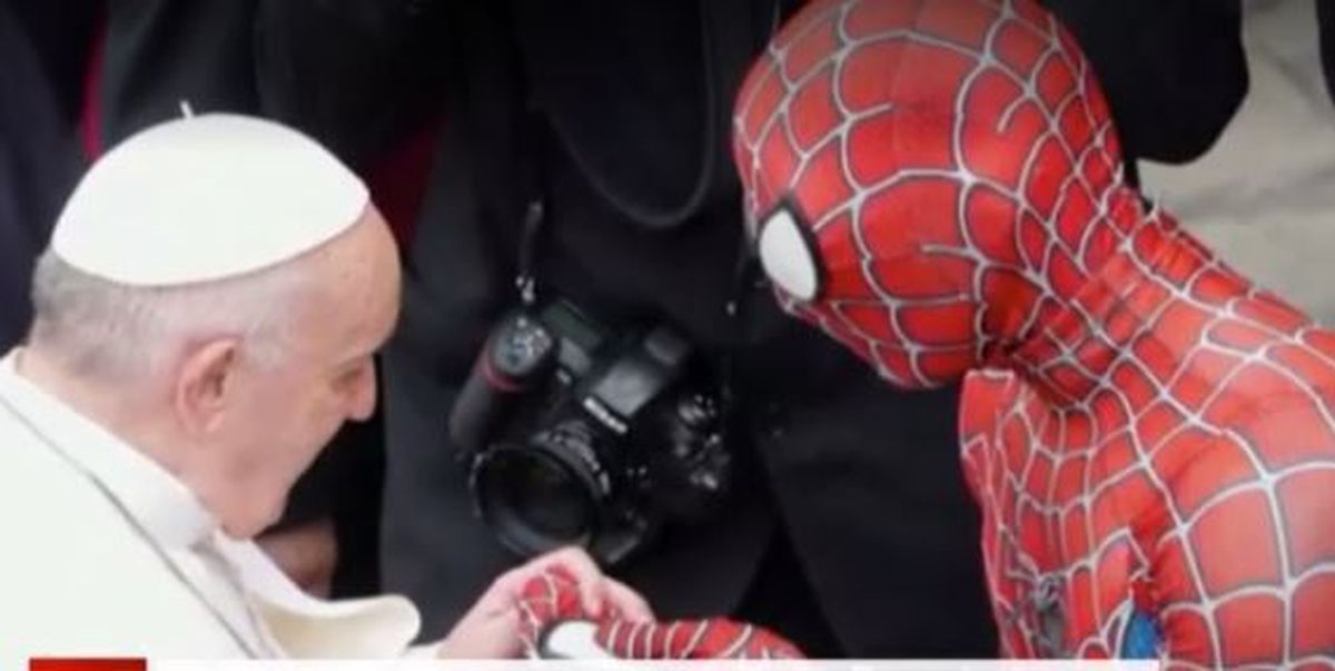 AUDIO Uzina de Dume! Spiderman, &icirc;n primul r&acirc;nd la conferința Papei Francisc de la Vatican