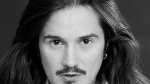 &Icirc;l mai știi pe Frankfurt? Uite cum arată și cu ce se ocupă interpretul din show-ul "Leana și Costel"