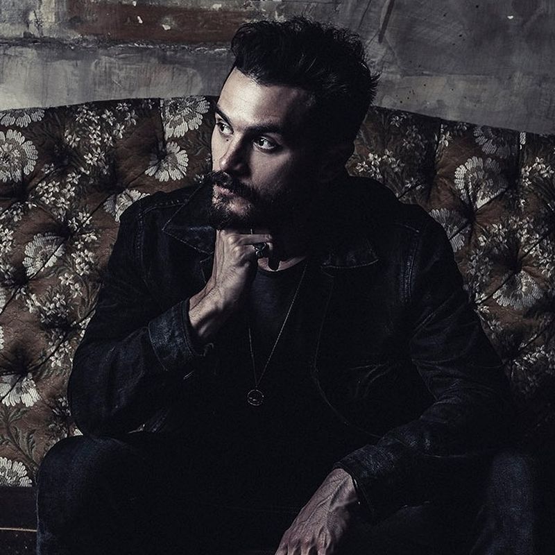 Michael Malarkey, protagonistul serialului „The Vampire Diaries”, vine la București