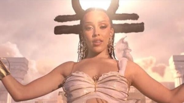 Doja Cat și The Weeknd au lansat ”You Right”