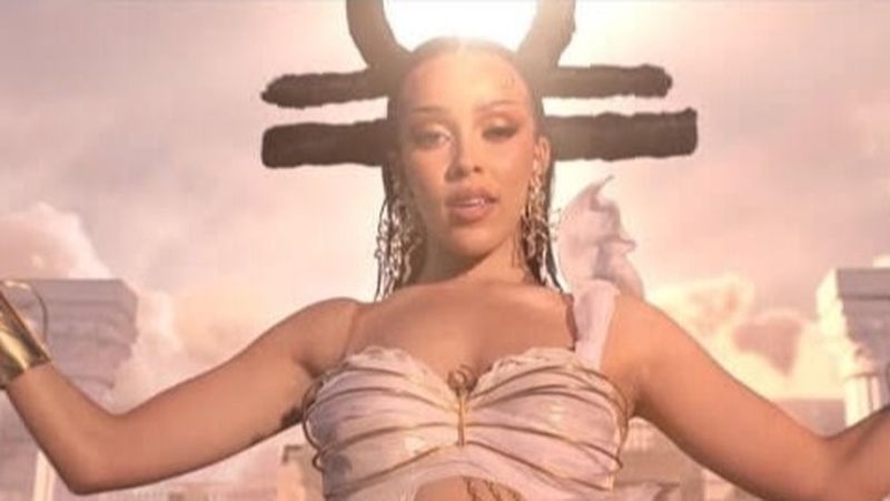 Doja Cat și The Weeknd au lansat &rdquo;You Right&rdquo;