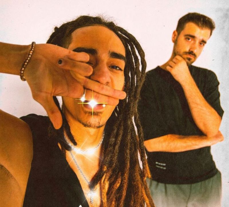 Amuly și Liviu Teodorescu au lansat piesa ”Modestia”