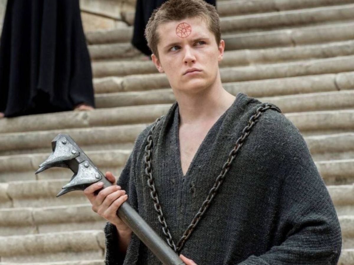 Eugene Simon, protagonistul serialului "Game of Thrones", vine la București