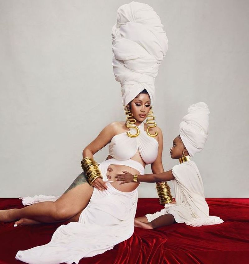 Cardi B, imagini adorabile cu burtica de gravidă și cu fiica sa Kulture: „Sunt sigură că se vor iubi”