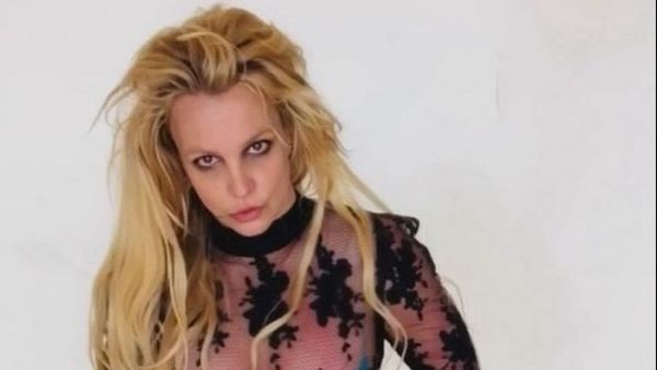 Britney Spears, supărată pe paparazzi! „Ştiu că nu am un corp perfect, dar...”